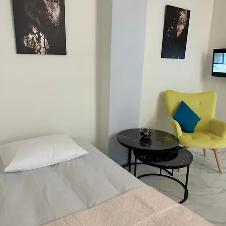 Northern Pearl Karousádes