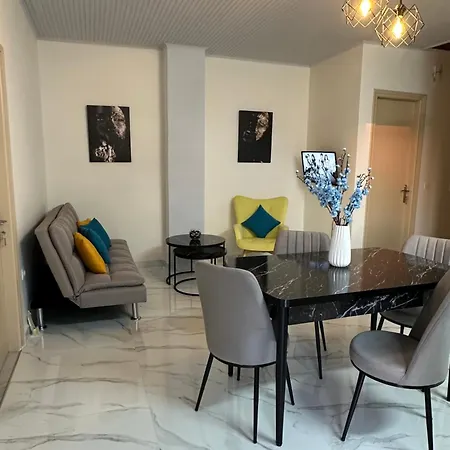 Northern Pearl Karousádes